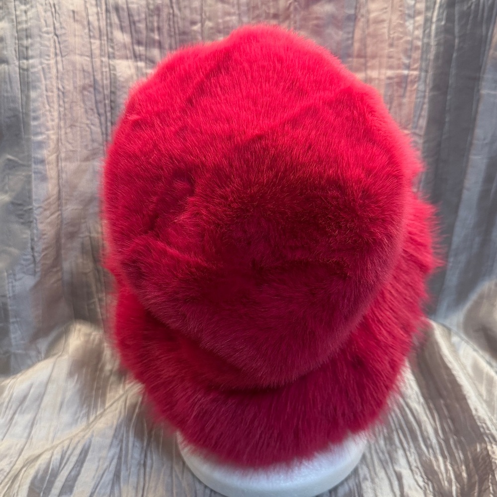 Luxurious Pink Faux Fur Hat - Picture 4 of 10